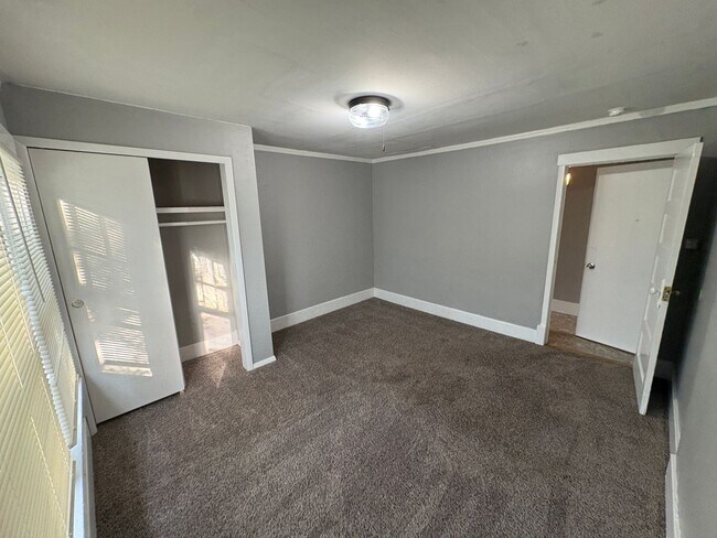 Building Photo - 2800 R St