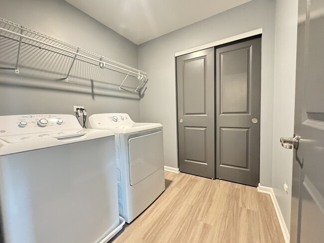 Building Photo - 15030 W Cyrus Dr