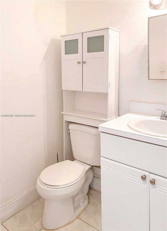 Building Photo - 820 Euclid Ave