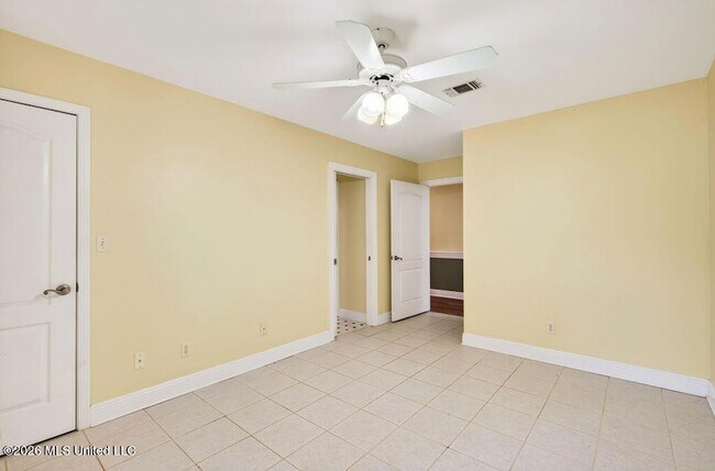 Building Photo - 219 Tantallon Dr