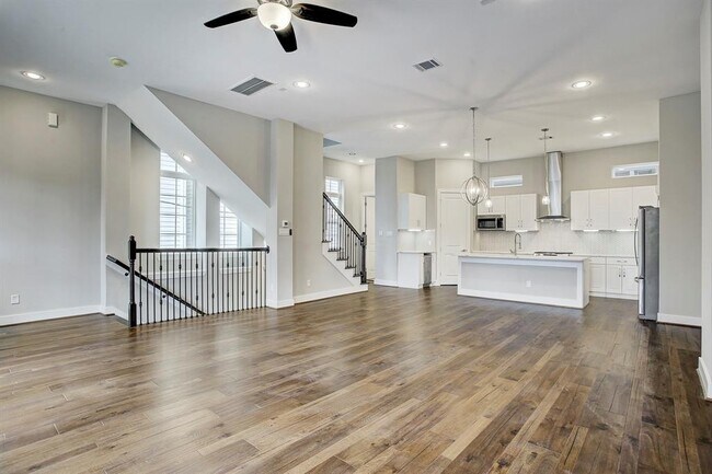 Building Photo - 1108 Fowler St