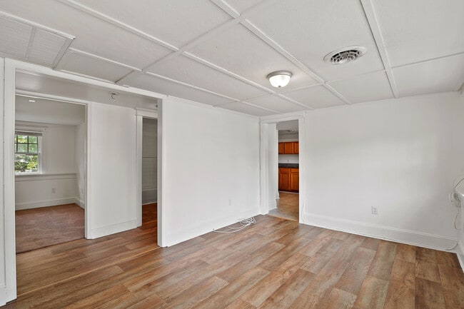 Building Photo - 104 N Layton Ave