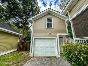Building Photo - 6 Carolina Village Cir