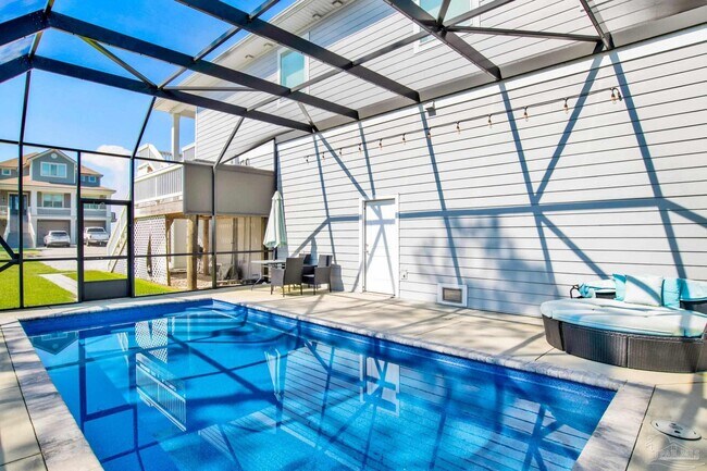 Building Photo - 16262 Tarpon Dr