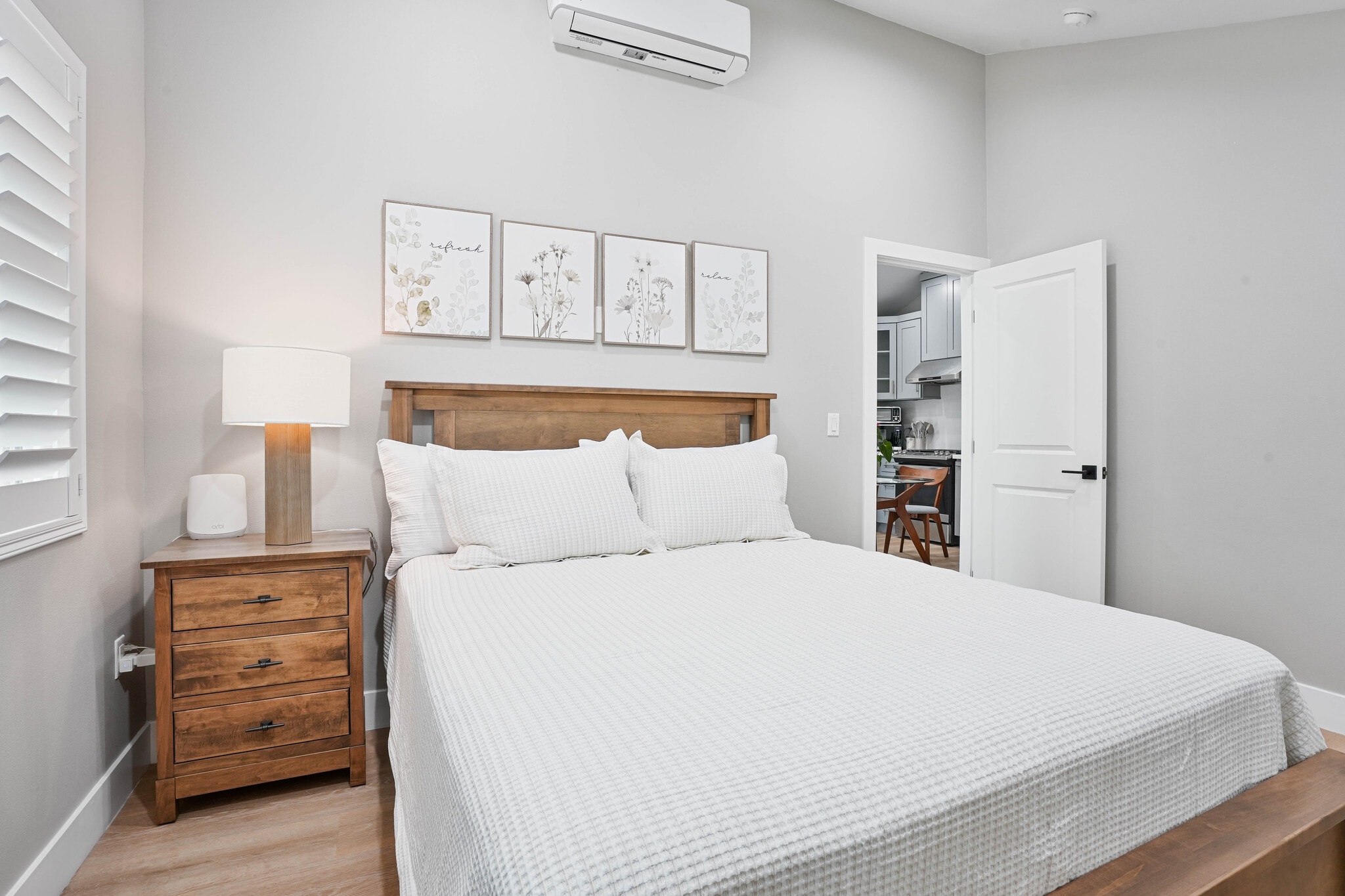Cozy bedroom - 1670 W Cerritos Ave