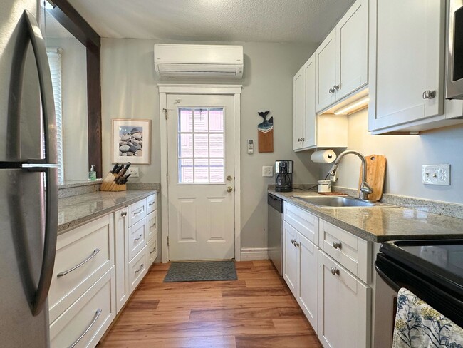 Building Photo - Winter Rental: Pirate's Cove (Pet-friendly!)