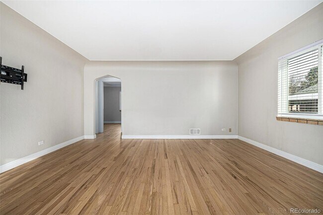 Building Photo - 1150 S Jackson St