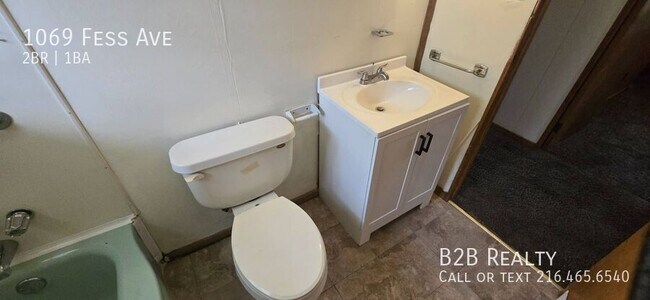 Building Photo - 1069 Fess Ave