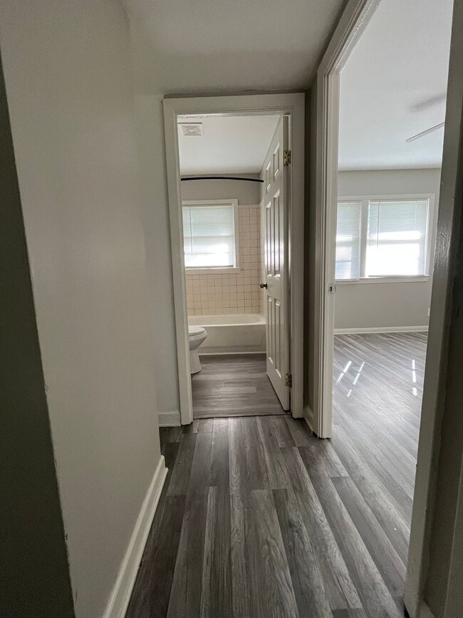 Building Photo - Lovely 2BR/1ba house