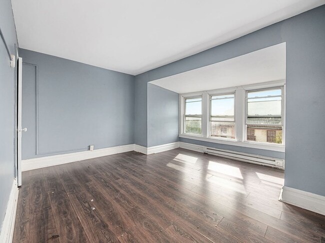 Building Photo - 135 S 15th St