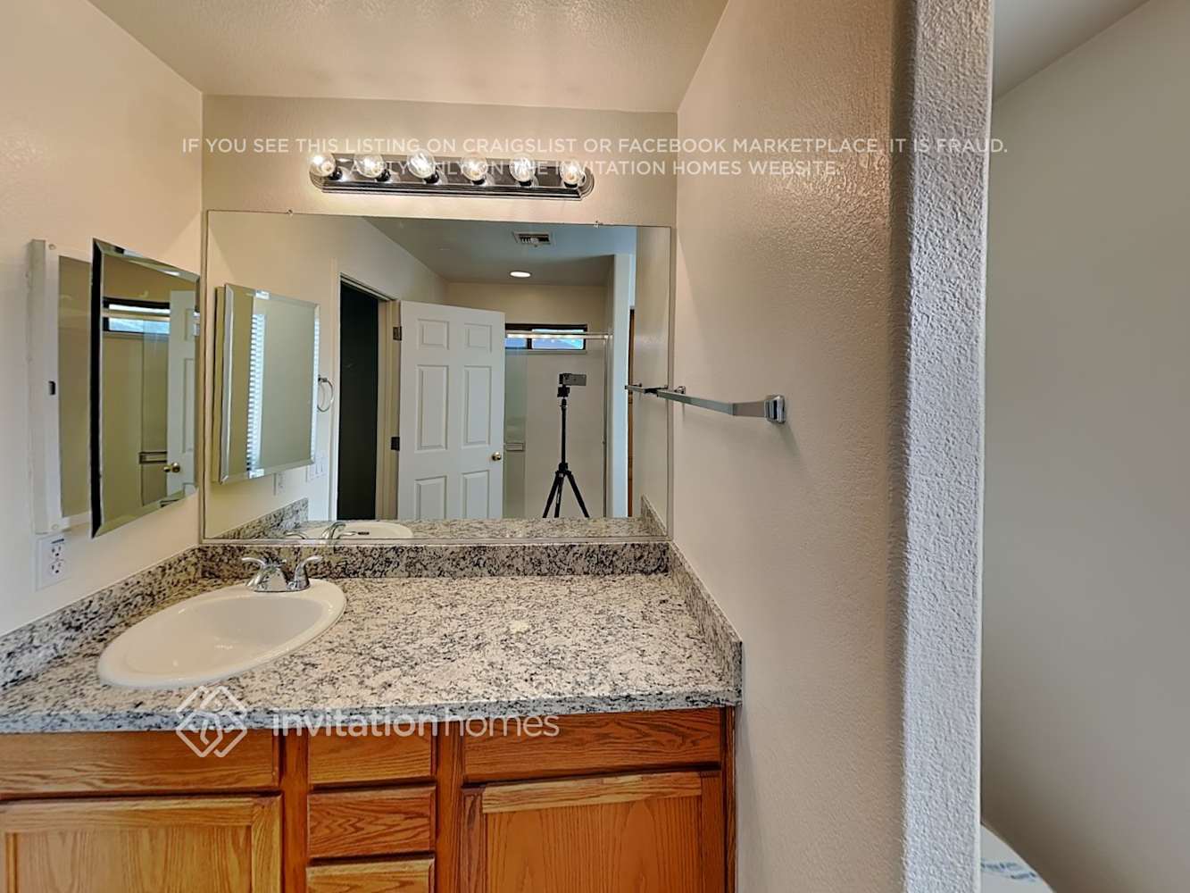 Building Photo - 15873 W Tara Ln