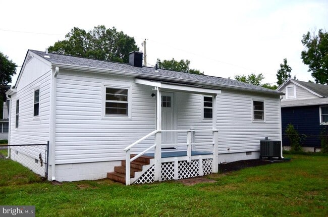 Building Photo - 1442 Rehling Dr