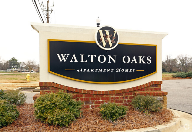 Building Photo - Walton Oaks