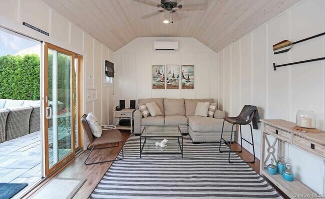 Building Photo - 43 Shore Rd