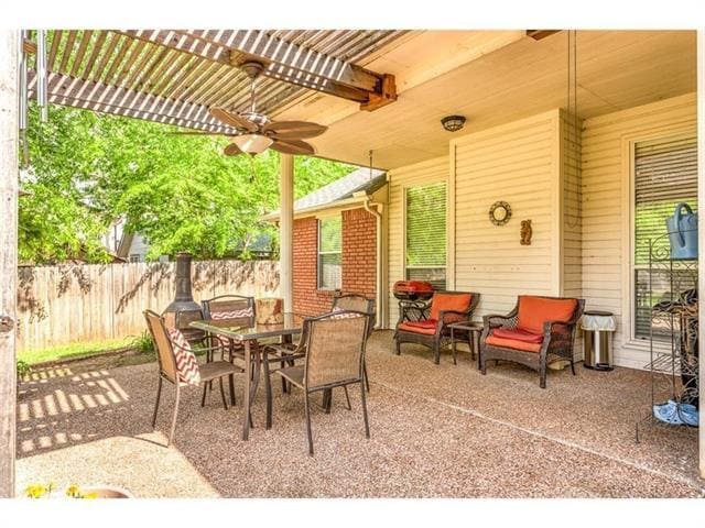 Building Photo - 231 E Vine St