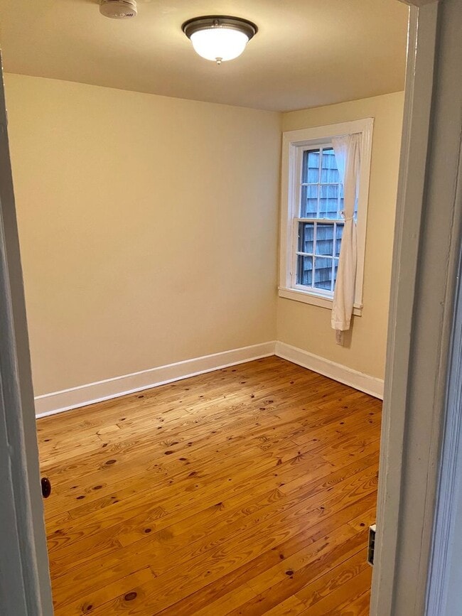 Building Photo - Conduit Street. Updated Home in Historic D...