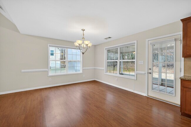 Building Photo - 155 W River Bend Dr