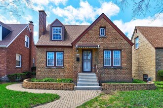 Building Photo - 1644 N 73rd Ct