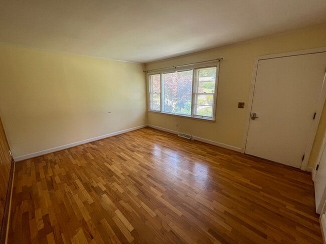 Building Photo - 51 Lyons Dr NW