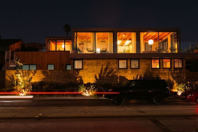 Building Photo - Fully Furnished, Modern Coastal Luxury with Stunning Ocean Views – 4BR/4BA Architectural Gem in C...