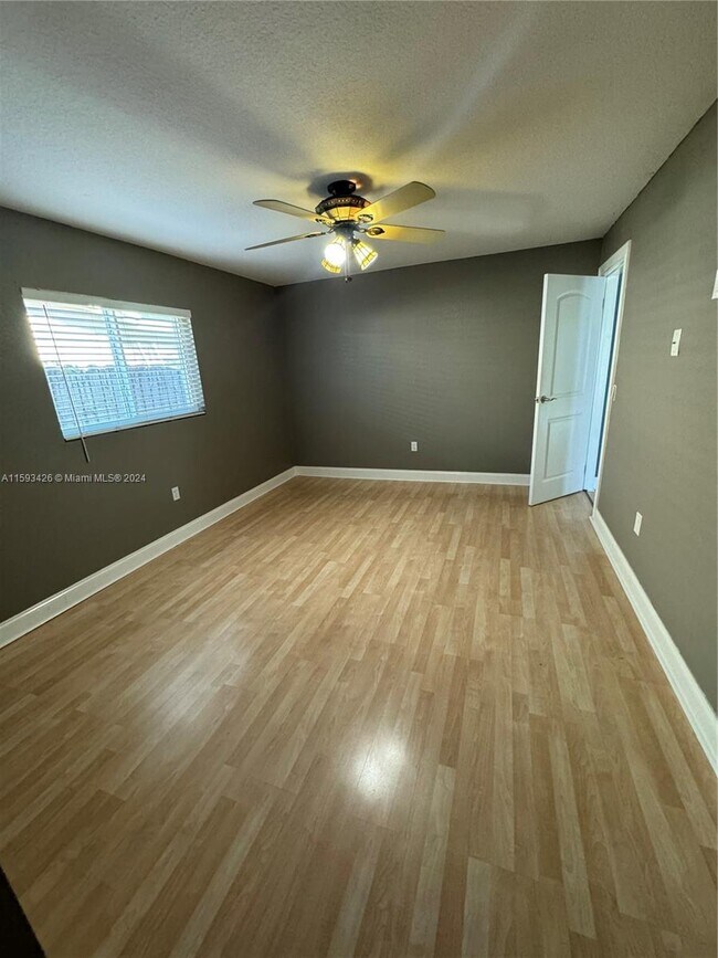 Building Photo - 11311 NW 32nd Manor