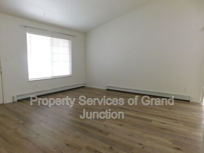 Building Photo - 519-518 29 3/8 Rd