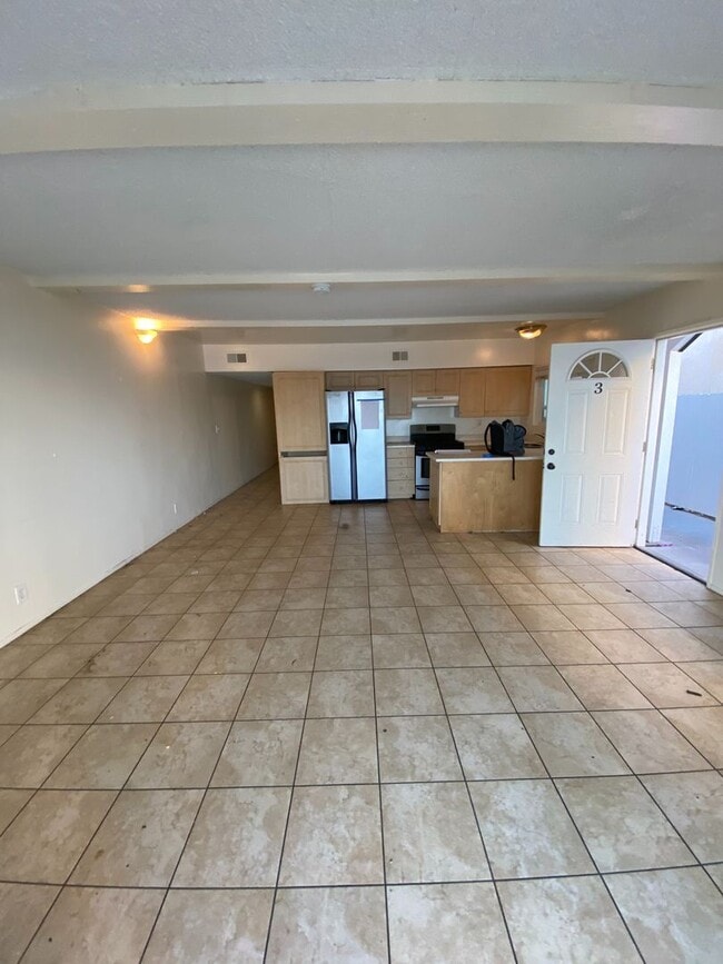 Building Photo - 6525 Del Playa Dr
