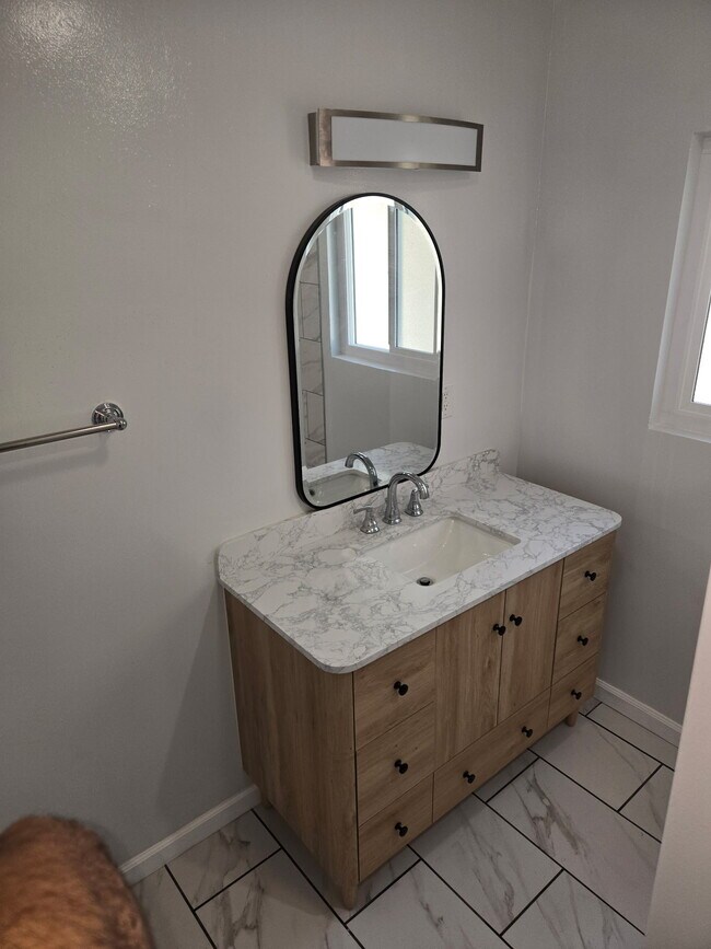 Building Photo - Wraich Properties