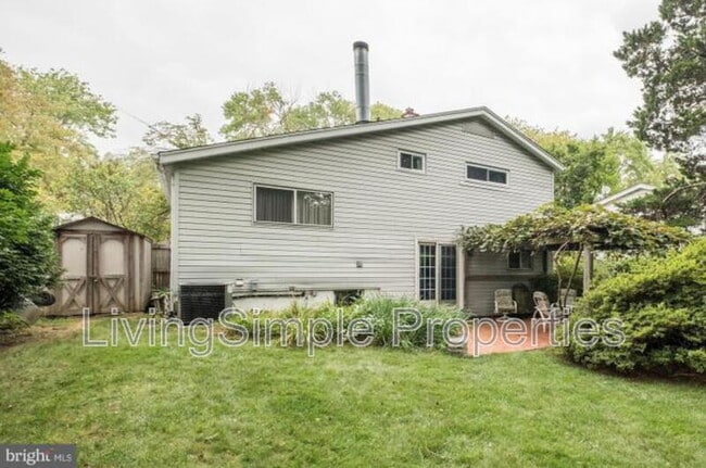 Building Photo - 5902 Holland Rd