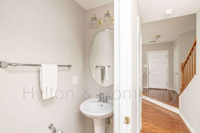 Building Photo - 907 Dominion Townes Ct