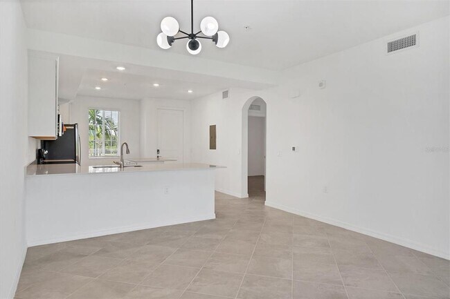 Building Photo - 12180 Wellen Golf St