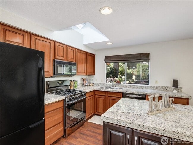 Building Photo - 3bd/2.5ba Woodinville House