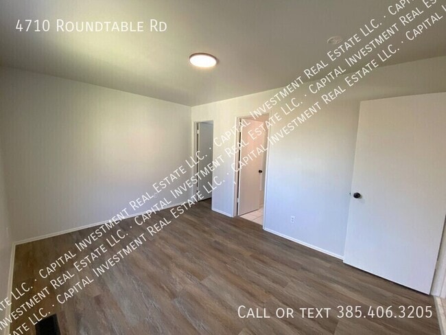 Building Photo - 4710 Roundtable Rd