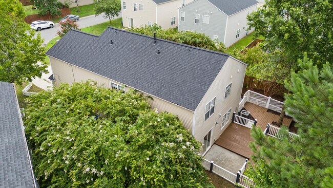 Building Photo - 5 Thorton Ct