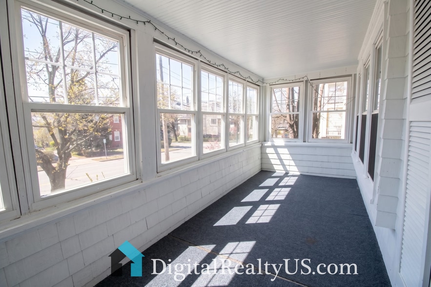 Front Porch - 187 Trapelo Rd