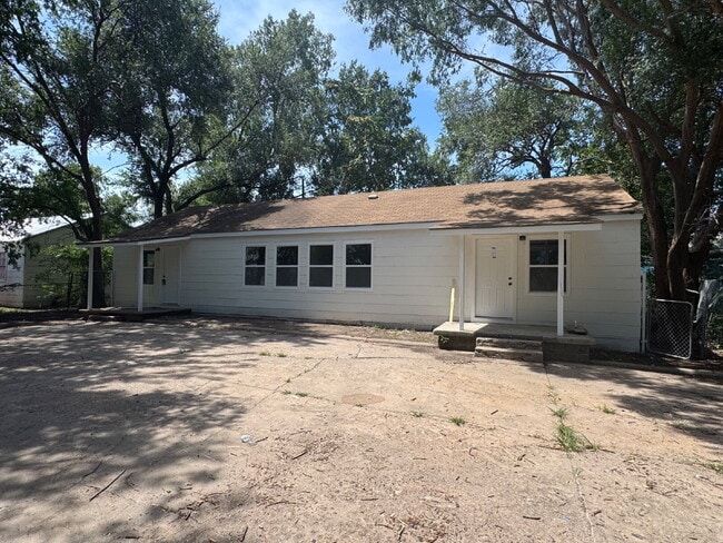 Building Photo - 4309 E Lincoln St