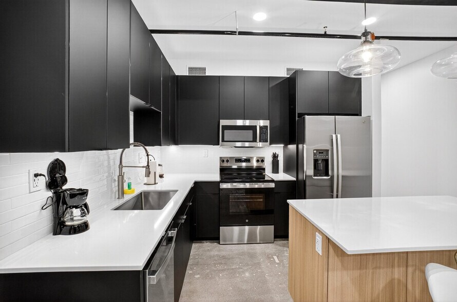 Building Photo - 310 S Boulder Ave