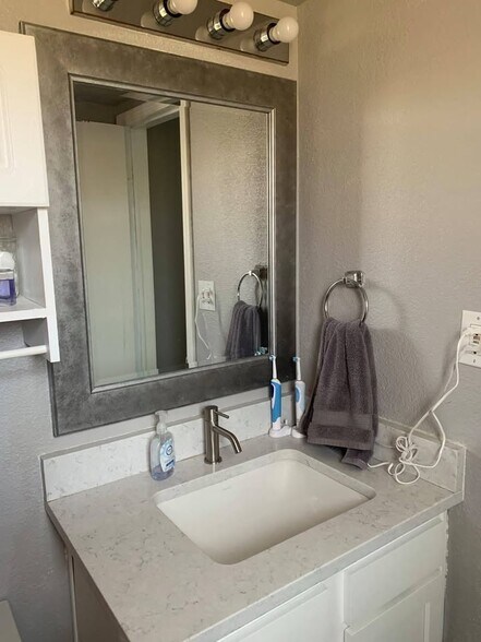 Building Photo - 3047 W 47th Ave