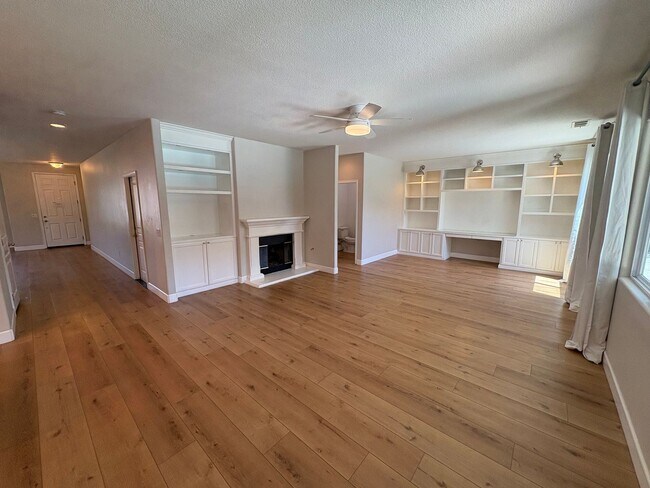 Building Photo - NW Two story home, located in Foxwood subd...