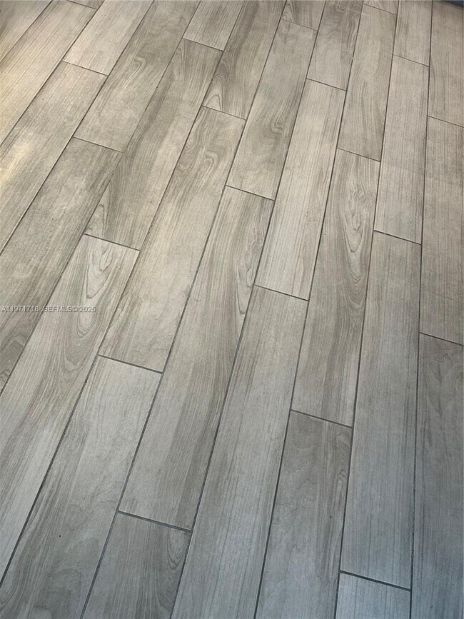 Building Photo - 999 SW 1st Ave