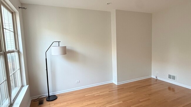 Building Photo - 2564 Waterbury Ln