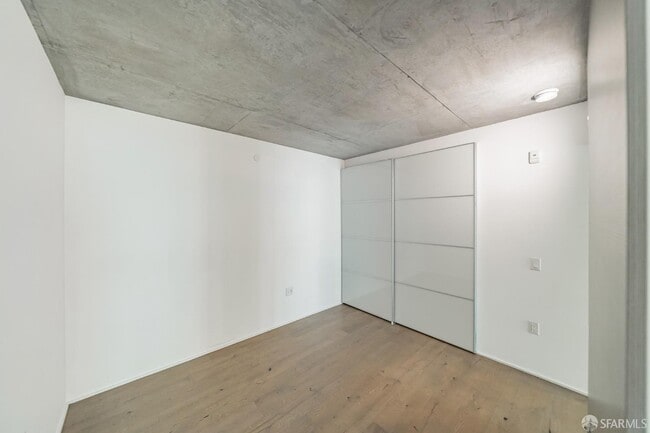 Building Photo - 8 Octavia St