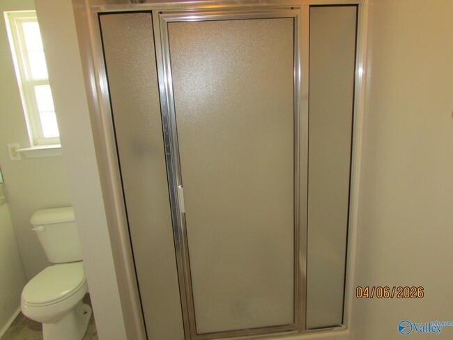 Building Photo - 226 Shadow Ct SW