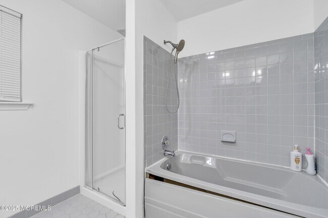 Building Photo - 109 Liberty Bell Rd