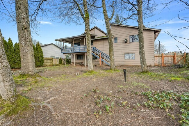 Building Photo - Beautiful 4 bed, 3 bath rental home in North Central Gresham!