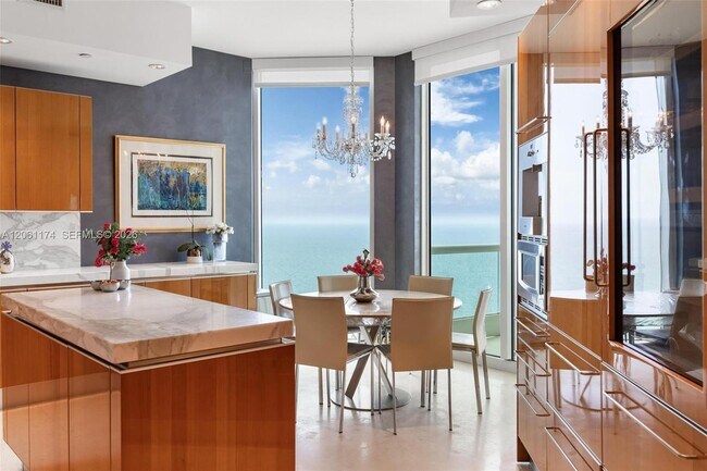 Building Photo - 16051 Collins Ave