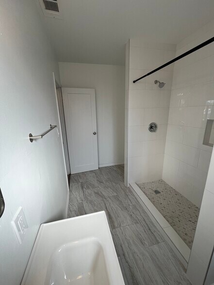 Building Photo - 480 E Monterey Ave