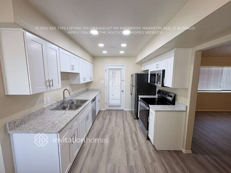 Building Photo - 1161 N Dakota St