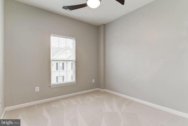 Building Photo - 1739 Theale Way