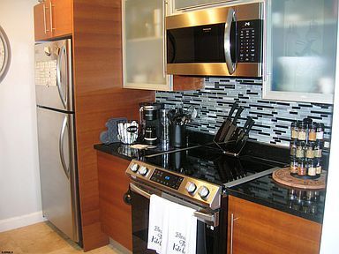 Building Photo - Stunning, Fully Renovated 2BR/2BA Condo at...